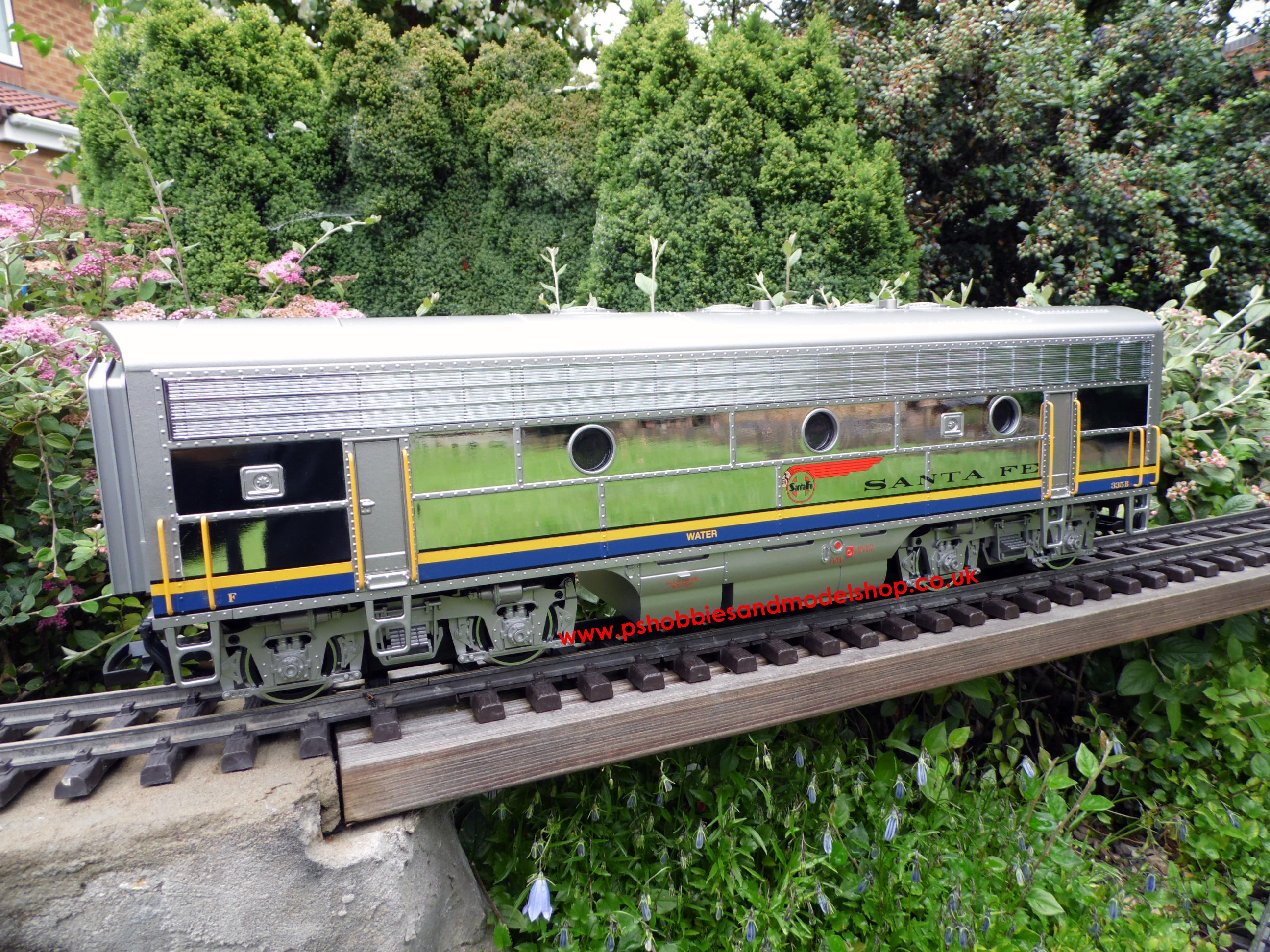 LGB 20587 Santa fe Chrome B Unit