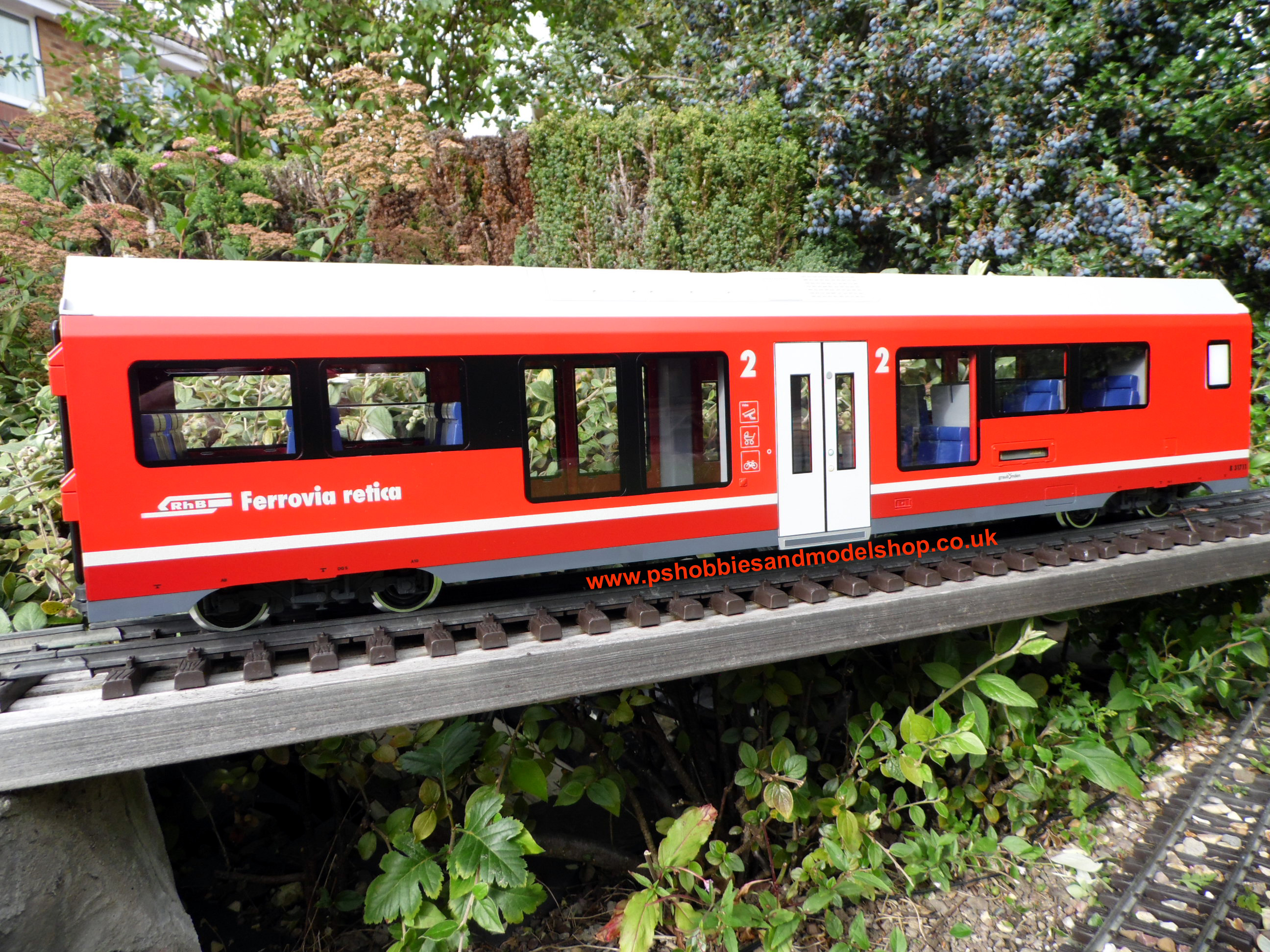 LGB 33100 RhB Intermediate Car (Capricorn)
