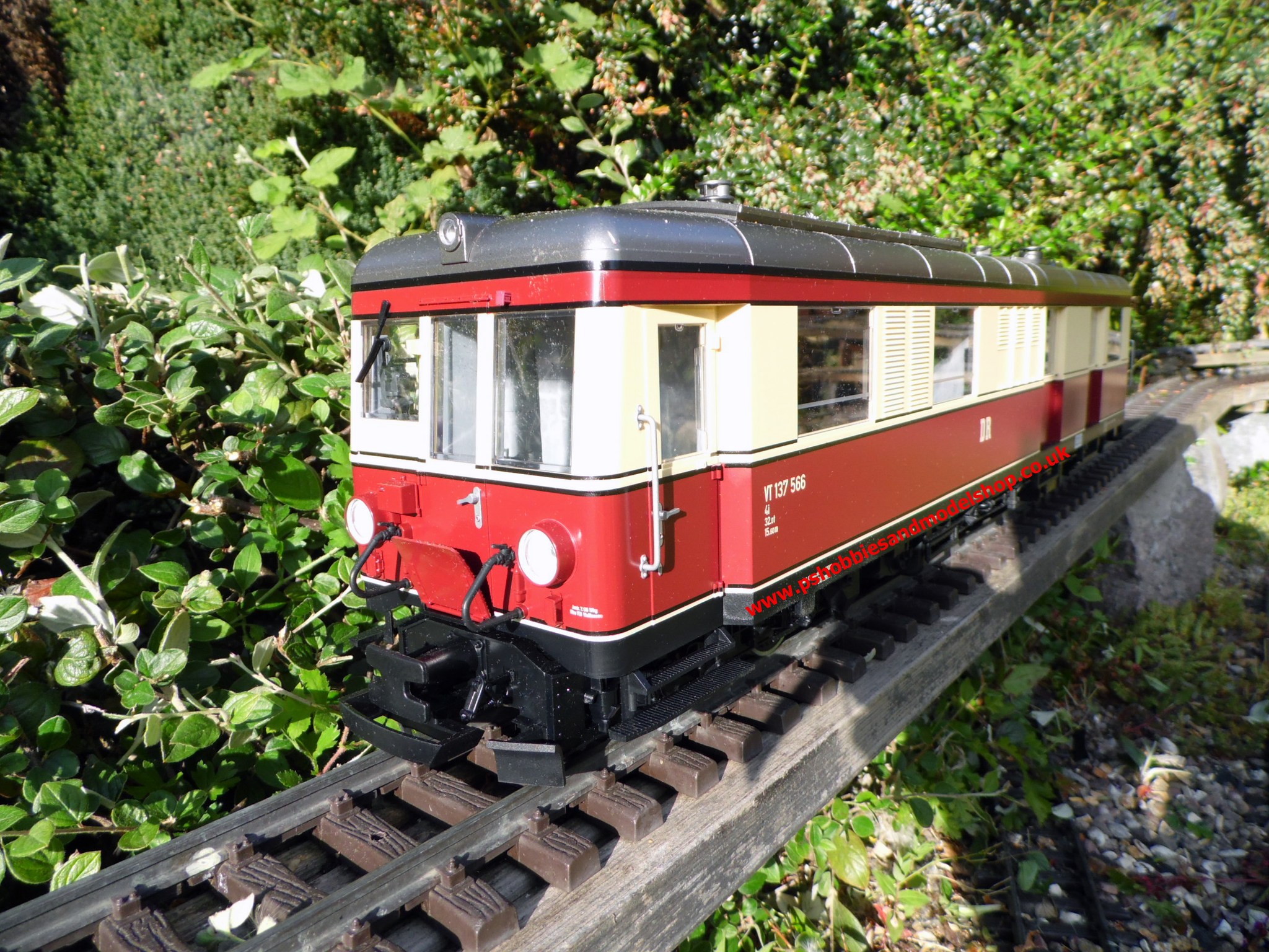 LGB 26391 DR VT137 Powered Railcar